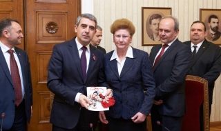 Плевнелиев поздрави българите по случай 1 март