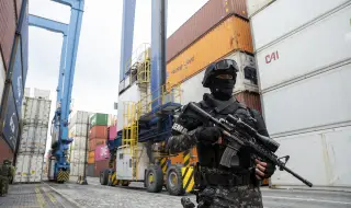 В Еквадор разположиха 10 000 войници за борба с наркобандите