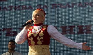 Николина Чакърдъкова получи неочакван удар от близки хора