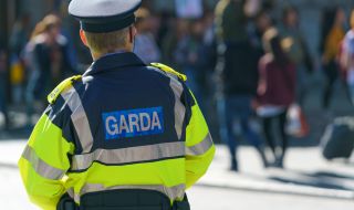Полицай бе тежко ранен с огнестрелно оръжие в Северна Ирландия