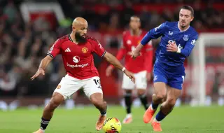 Макар и с човек по-малко Евертън шокира Манчестър Юнайтед на "Олд Трафорд" 