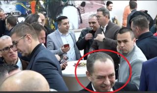 Българи в РСМ с остра реакция срещу посланик Ангелов, който чества Трифон Зарезан в компанията на Мицковски (СНИМКИ)