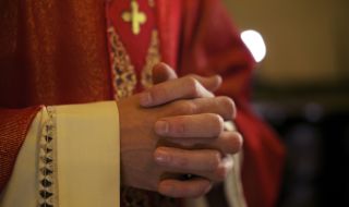 Папа Йоан Павел II е прикривал случаи на педофилия, когато е бил кардинал?