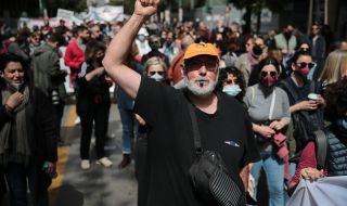 Обща стачка блокира Гърция