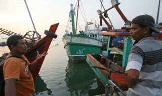 Стотици имигранти блокирани в Андаманско море без храна и вода