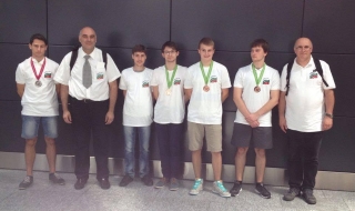 Пет отличия за българския олимпийския отбор по физика