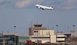 Канада затяга сигурността на полетите