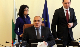 Алфарисърч: Правителството запазва доверието си