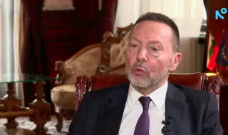 Янис Стурнарас: Еврото дава защита, но изисква отговорна политика