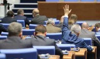 Гласуват окончателно поправките в Закона за извънредното положение