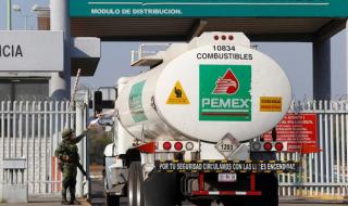 Мексико хвърля войници срещу крадците на горива