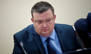 Цацаров: Борисов и Бориславова ги проверяват от НАП и ДАНС