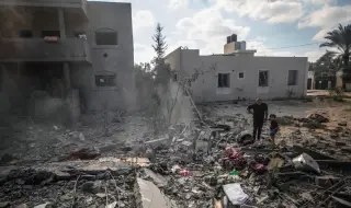 Israeli Air Force Strikes Hizbullah Headquarters Located in Mosque Next to Hospital 