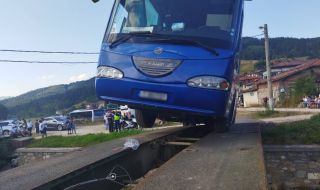 Пътник от инцидента в Копривщица: В автобуса се създаде абсолютна паника