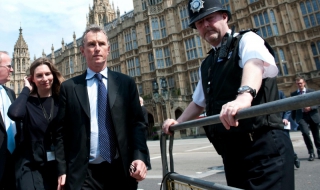 Сериен изнасилвач в парламента в Лондон