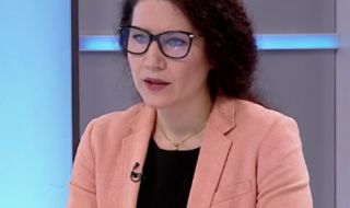 Калина Константинова: До момента 45 000 украинци са поискали временна закрила у нас 