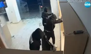 Маскирани мъже обраха магазин в София за 50 секунди (ВИДЕО)