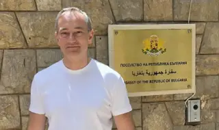 Николай Младенов гласува в Кайро 