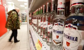 The Telegraph: Войната с Украйна доведе до бум на алкохолизма в Русия - пият и цивилните, и войниците