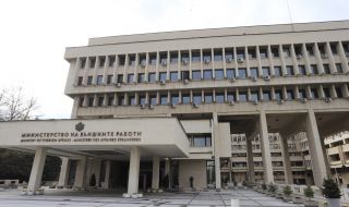 Външно министерство публикува зелените коридори за евакуация на гражданите от Украйна 