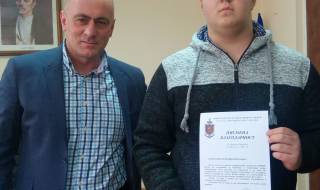 Ученик намери портфейл в Шумен и го върна на собственика