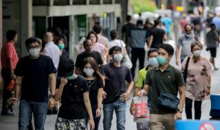 Задължително с маски в обществения транспорт в Сингапур