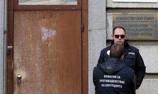 Шефът на Агенцията за българите в чужбина Харалампиев остава в ареста