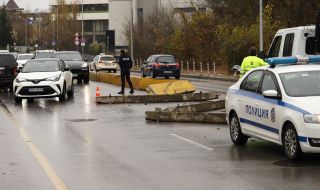 Дипломатически автомобил катастрофира в София СНИМКИ