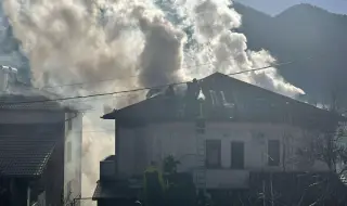 Пламна къща в Смолян: Мъж е в болница вследствие на пожара