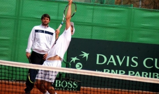 България поведе на Латвия за Купа Дейвис