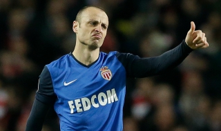 Бербатов блести при победа на Монако