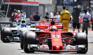 Фетел и Ferrari доминират в Монако