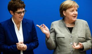 Меркел подкрепя Каренбауер