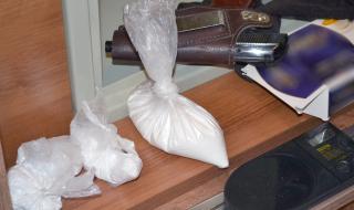 Оставиха в ареста двама от трафикантите на оръжие и наркотици към Великобритания