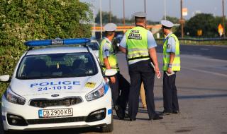 Пияна опита да &quot;почерпи&quot; полицаи в Димитровград, арестуваха я