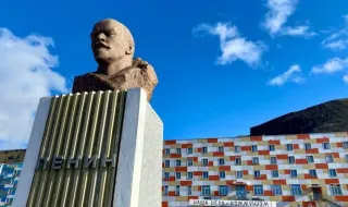 Politico: Путин изпитва НАТО край Свалбард