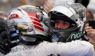 От Mercedes: Розберг и Хамилтън са врагове