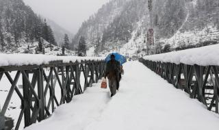 Невиждан снеговалеж в Пакистан