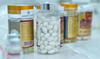 Машините за лекарства: Как гоним фармацевтите си в чужбина