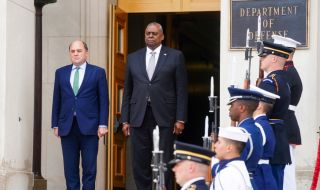 Министрите на отбраната на Великобритания и САЩ обсъдиха подкрепата за Украйна