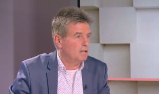 Асен Александров: В патова ситуация сме с тестовете за големите ученици