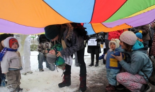 Майки на протест срещу предучилищния терор над 4-годишните