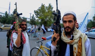 Талибаните стреляха във въздуха, за да разпръснат демонстрация в Кабул