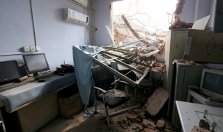 Булдозер разруши болница... но с пациенти