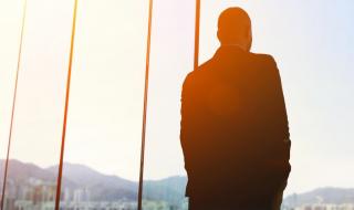 Уволниха служител, който не е работил 10 години