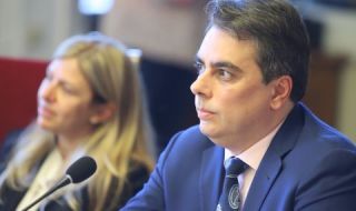 Асен Василев към депутатите: Измислянето на приходи е равносилно на взривяването на бюджета
