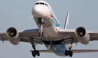 Гордостта на руската авиация се запали по време на полет