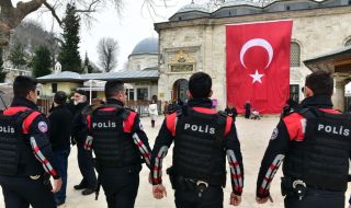 Още двама души са оставени в ареста във връзка с атентата в Истанбул