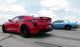 Американски мускули: Dodge Challenger Hellcat срещу Chevy Camaro от Hennessey