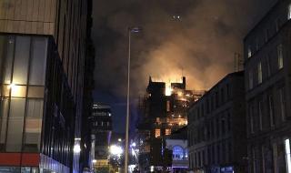 Огнен ад в сърцето на Глазгоу (СНИМКИ)